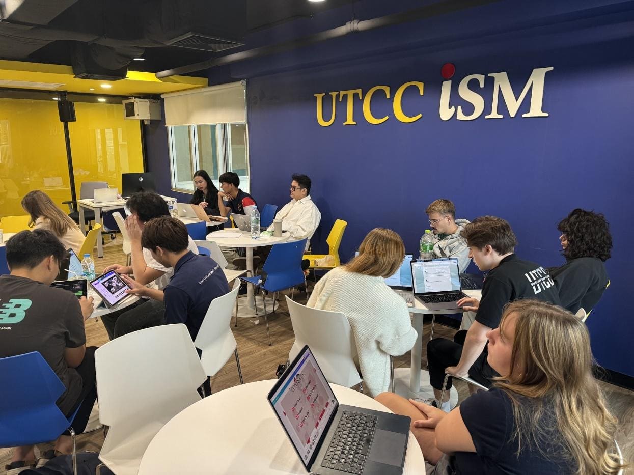 Smart Learning with AI @ UTCCiSM